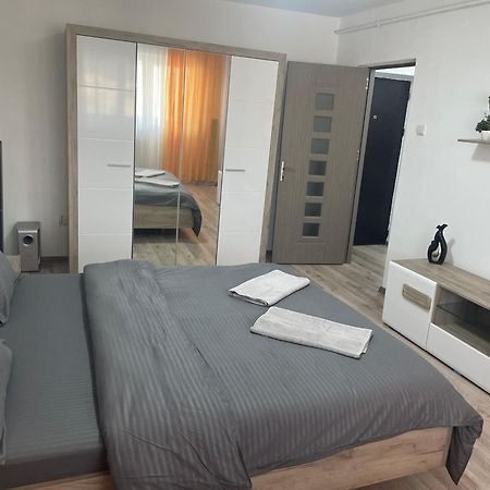 Maria Central Studio Râmnicu Vâlcea Buitenkant foto