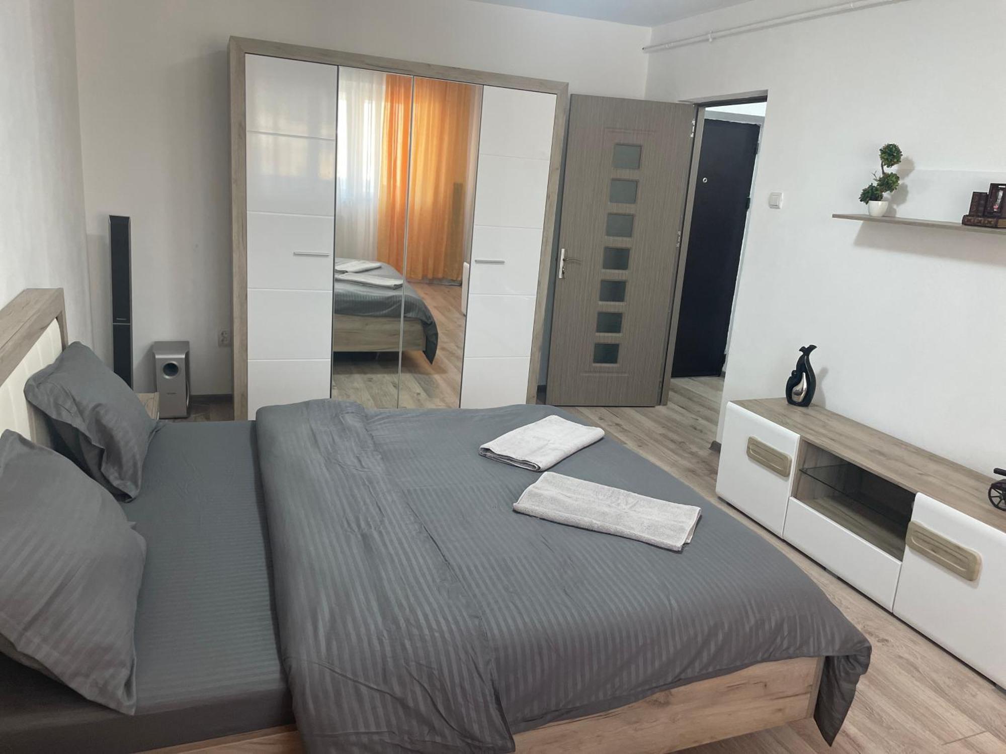 Maria Central Studio Râmnicu Vâlcea Buitenkant foto